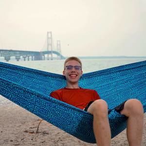 Meet your Posher, Alex